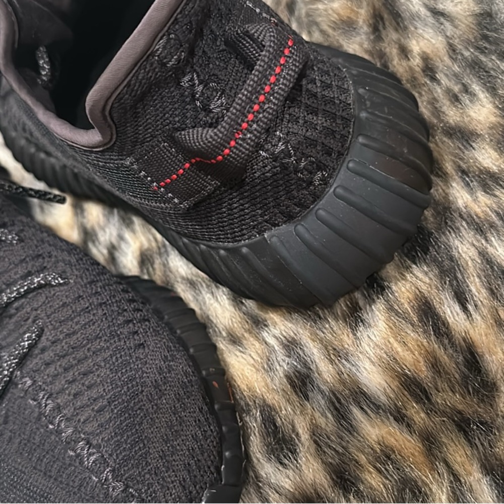 Yeezy - Picture 3 of 7